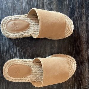 Urban outfitters Mimi espadrille slide size 6 sand